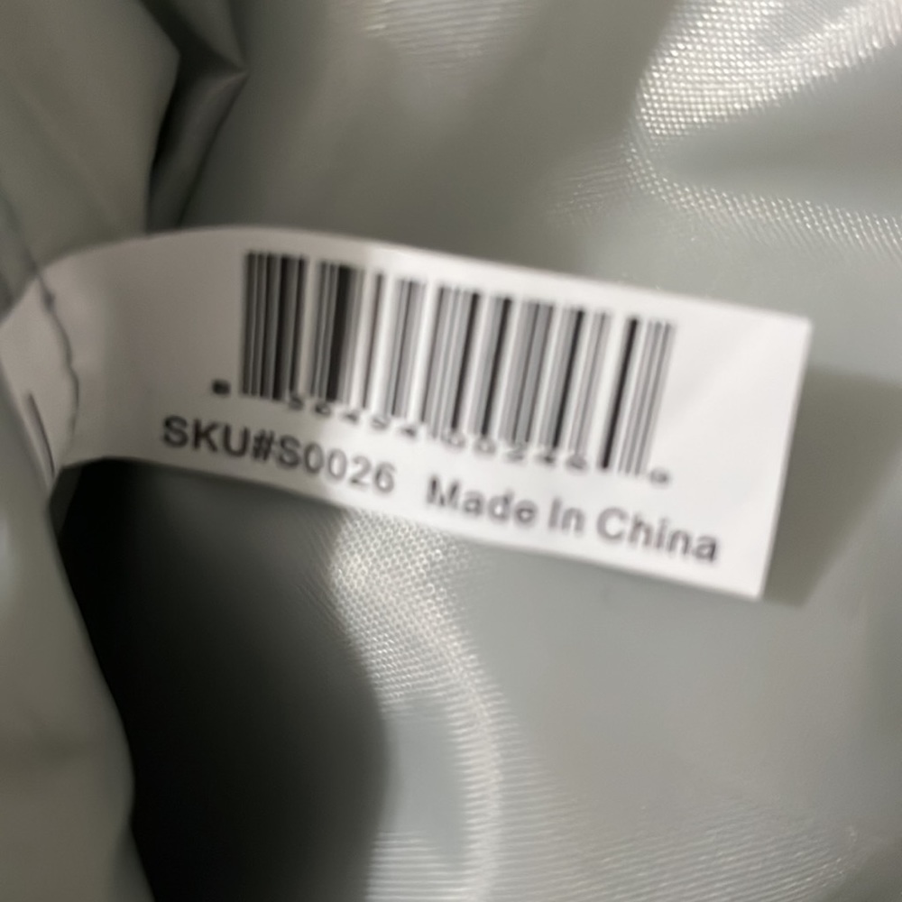 New with tags! Great pool bag, weekend, spa day, etc! 🥳 - Picture 3 of 5